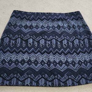 Athleta skirt gray and black size large, geometric or western style pattern